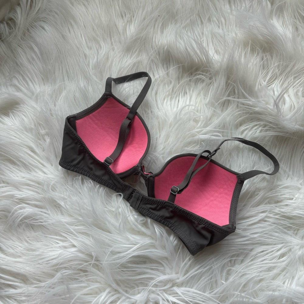 Xhilaration grey and pink perfect t shirt bra, 32B